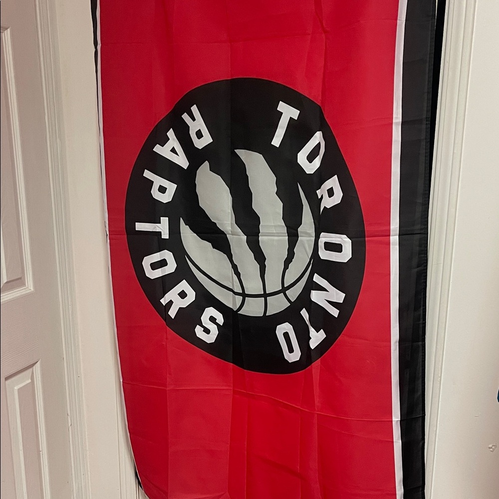 Toronto Raptors Flag 🇨🇦 - Picture 9 of 12
